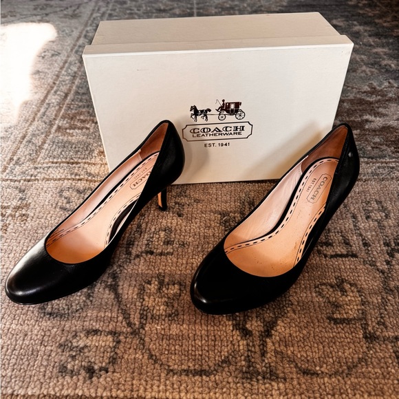 COACH Leather Pumps size 6 (with box) - Picture 3 of 7